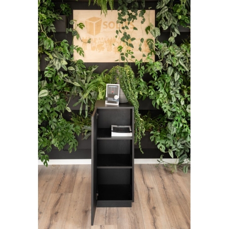 Galeriesockel schwarz mit Tür
