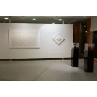 Galeriesockel Hochglanz schwarz